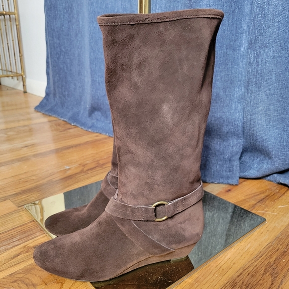 DKNYC Brown Suede Knee-High Women's Boots 7 1/2 Scandi Girl Desert Insppired - Picture 1 of 5